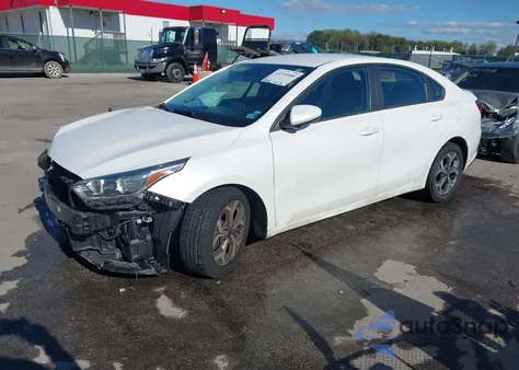 2021 Kia Forte Lxs z USA, uszkodzony, nr VIN 3KPF24AD0ME305458